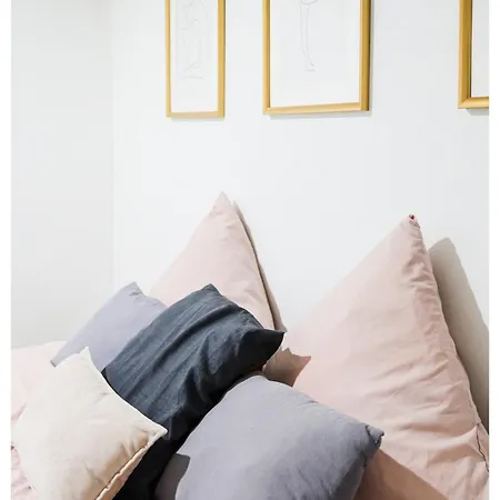 Apartment Beau 3p A 20m Du Metro Et 20 Min Du Coeur De Paris